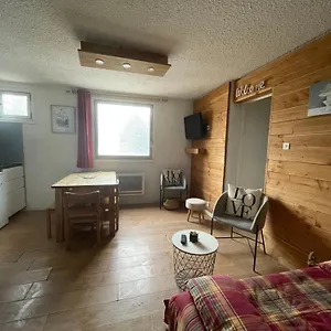 t2-cosy-pieds-des-pistes-4-pers-centre-station.hotels-rhonealpes.com/